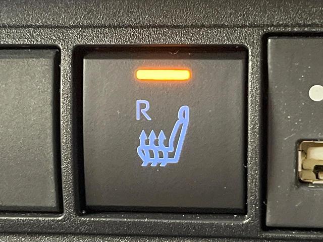 ヤリスクロス ハイブリッドZ アドベンチャー 禁煙車 純正8型ディスプレイ 2トーンカラー バックカメラ シートヒーター ハーフレザーシート Bluetooth再生 レーダークルーズ コーナーセンサー セーフティセンス ステアリングヒーター(6枚目)