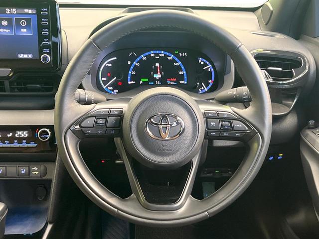 ヤリスクロス ハイブリッドZ アドベンチャー 禁煙車 純正8型ディスプレイ 2トーンカラー バックカメラ シートヒーター ハーフレザーシート Bluetooth再生 レーダークルーズ コーナーセンサー セーフティセンス ステアリングヒーター(11枚目)