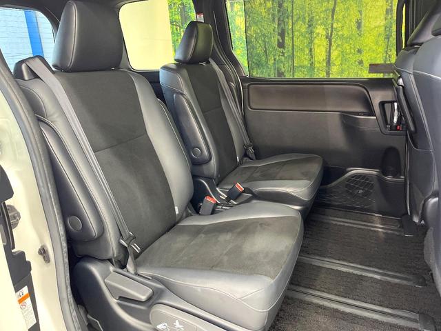 ノア ハイブリッドＳｉ　ダブルバイビーＩＩ　両側電動ドア　ＳＤナビ　バックカメラ　衝突被害軽減システム　禁煙車　ハーフレザーシート　ドラレコ　コーナーセンサー　スマートキー　ＬＥＤヘッド　ビルトインＥＴＣ　クルコン　純正１６インチアルミ（9枚目）