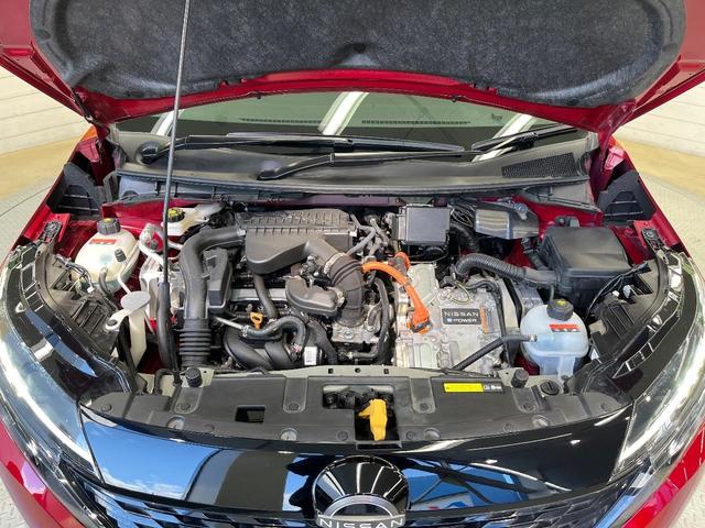 オーラ Ｇ　レザーエディション　純正９インチナビ　全周囲カメラ　ＢＯＳＥサウンド　衝突被害軽減システム　禁煙車　レザーシート　ドラレコ　コーナーセンサー　スマートキー　ＬＥＤヘッド　ビルトインＥＴＣ　純正１７インチアルミ（18枚目）