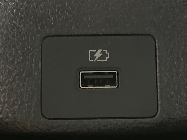 オーラ Ｇ　レザーエディション　純正９インチナビ　全周囲カメラ　ＢＯＳＥサウンド　衝突被害軽減システム　禁煙車　レザーシート　ドラレコ　コーナーセンサー　スマートキー　ＬＥＤヘッド　ビルトインＥＴＣ　純正１７インチアルミ（41枚目）