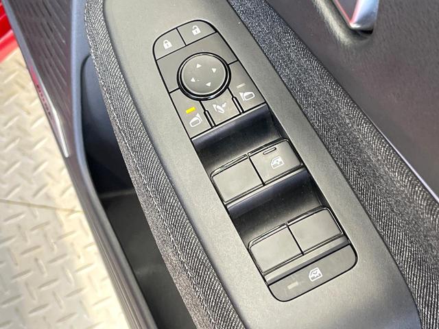 オーラ Ｇ　レザーエディション　純正９インチナビ　全周囲カメラ　ＢＯＳＥサウンド　衝突被害軽減システム　禁煙車　レザーシート　ドラレコ　コーナーセンサー　スマートキー　ＬＥＤヘッド　ビルトインＥＴＣ　純正１７インチアルミ（49枚目）