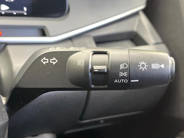 オーラ Ｇ　レザーエディション　純正９インチナビ　全周囲カメラ　ＢＯＳＥサウンド　衝突被害軽減システム　禁煙車　レザーシート　ドラレコ　コーナーセンサー　スマートキー　ＬＥＤヘッド　ビルトインＥＴＣ　純正１７インチアルミ（54枚目）