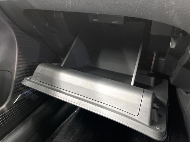 オーラ Ｇ　レザーエディション　純正９インチナビ　全周囲カメラ　ＢＯＳＥサウンド　衝突被害軽減システム　禁煙車　レザーシート　ドラレコ　コーナーセンサー　スマートキー　ＬＥＤヘッド　ビルトインＥＴＣ　純正１７インチアルミ（64枚目）