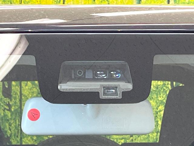 ジムニー ＸＣ　４ＷＤ　届出済未使用車　衝突被害軽減システム　コーナーセンサー　スマートキー　ＬＥＤヘッド　クルコン　純正１６インチアルミ　オートライト　オートエアコン（3枚目）