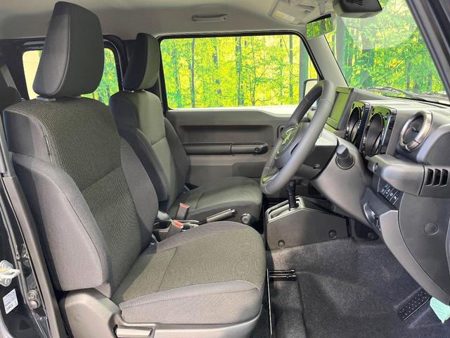 ジムニー ＸＣ　４ＷＤ　届出済未使用車　衝突被害軽減システム　コーナーセンサー　スマートキー　ＬＥＤヘッド　クルコン　純正１６インチアルミ　オートライト　オートエアコン（8枚目）