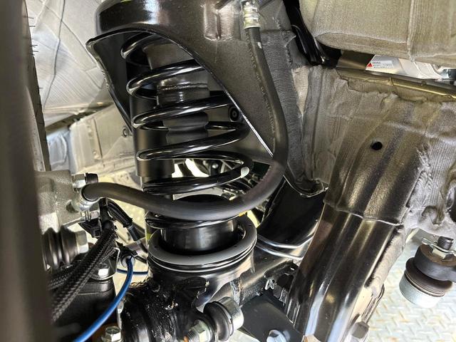 ジムニー ＸＣ　４ＷＤ　届出済未使用車　衝突被害軽減システム　コーナーセンサー　スマートキー　ＬＥＤヘッド　クルコン　純正１６インチアルミ　オートライト　オートエアコン（20枚目）