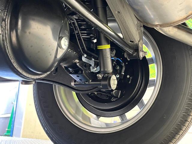 ジムニー ＸＣ　４ＷＤ　届出済未使用車　衝突被害軽減システム　コーナーセンサー　スマートキー　ＬＥＤヘッド　クルコン　純正１６インチアルミ　オートライト　オートエアコン（21枚目）