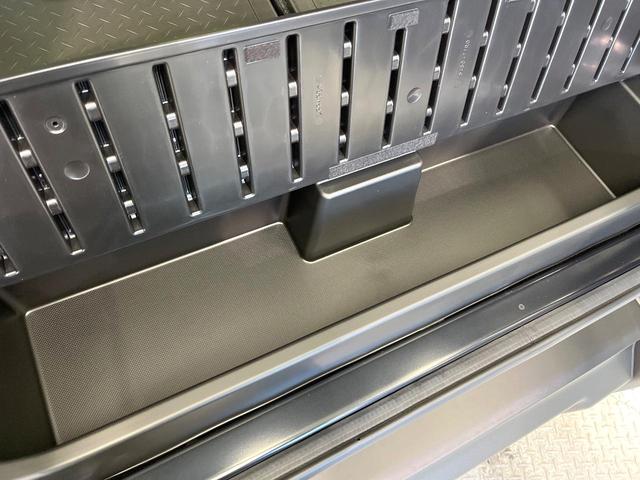 ジムニー ＸＣ　４ＷＤ　届出済未使用車　衝突被害軽減システム　コーナーセンサー　スマートキー　ＬＥＤヘッド　クルコン　純正１６インチアルミ　オートライト　オートエアコン（44枚目）