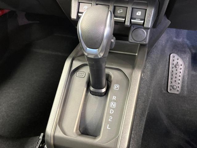 ジムニー ＸＣ　４ＷＤ　届出済未使用車　衝突被害軽減システム　コーナーセンサー　スマートキー　ＬＥＤヘッド　クルコン　純正１６インチアルミ　オートライト　オートエアコン（57枚目）