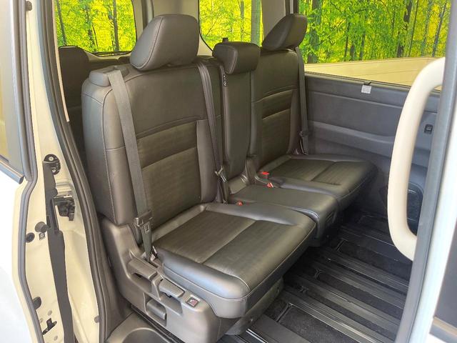 セレナ ｅ－パワー　ハイウェイスターＶ　９０周年記念車　寒冷地仕様　純正１２．３型ナビ　全周囲カメラ　フルセグ　プロパイロット　デジタルインナーミラー　ワイヤレス充電　ハンズフリー機能付両側電動ドア　リアオートエアコン　ブラインドスポットモニター（9枚目）