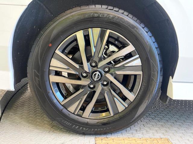 セレナ ｅ－パワー　ハイウェイスターＶ　９０周年記念車　寒冷地仕様　純正１２．３型ナビ　全周囲カメラ　フルセグ　プロパイロット　デジタルインナーミラー　ワイヤレス充電　ハンズフリー機能付両側電動ドア　リアオートエアコン　ブラインドスポットモニター（25枚目）