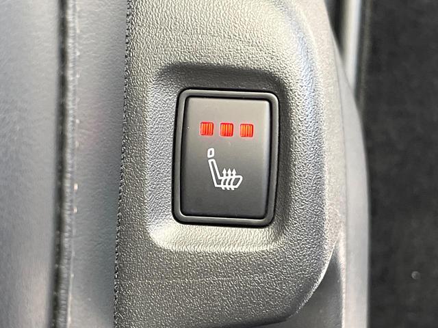 セレナ ｅ－パワー　ハイウェイスターＶ　９０周年記念車　寒冷地仕様　純正１２．３型ナビ　全周囲カメラ　フルセグ　プロパイロット　デジタルインナーミラー　ワイヤレス充電　ハンズフリー機能付両側電動ドア　リアオートエアコン　ブラインドスポットモニター（41枚目）