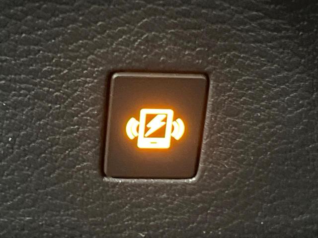 セレナ ｅ－パワー　ハイウェイスターＶ　９０周年記念車　寒冷地仕様　純正１２．３型ナビ　全周囲カメラ　フルセグ　プロパイロット　デジタルインナーミラー　ワイヤレス充電　ハンズフリー機能付両側電動ドア　リアオートエアコン　ブラインドスポットモニター（43枚目）