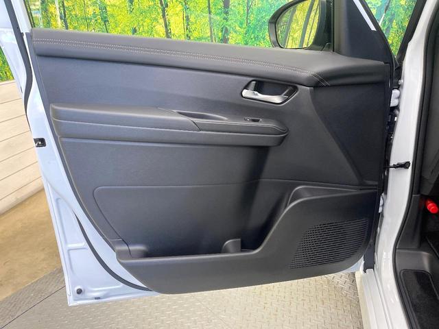 セレナ ｅ－パワー　ハイウェイスターＶ　９０周年記念車　寒冷地仕様　純正１２．３型ナビ　全周囲カメラ　フルセグ　プロパイロット　デジタルインナーミラー　ワイヤレス充電　ハンズフリー機能付両側電動ドア　リアオートエアコン　ブラインドスポットモニター（51枚目）