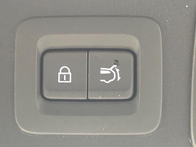 ＣＸ－６０ ＸＤ　Ｌパッケージ　純正１２．３型ナビ　全周囲カメラ　フルセグ　置くだけ充電　レーダークルーズ　電動リアゲート　全席シートヒーター　純正２０インチアルミ　革シート　ステアリングヒーター　衝突軽減システム　スマートキー（6枚目）