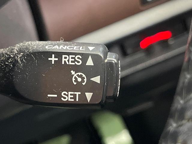 エスクァイア Gi 8型ナビ バックカメラ フルセグ 両側電動ドア シートヒーター 黒革調シート 7人乗り クルコン 禁煙車 ETC LEDヘッド 純正15インチアルミ アイドリングストップ スマートキー オートエアコン(7枚目)