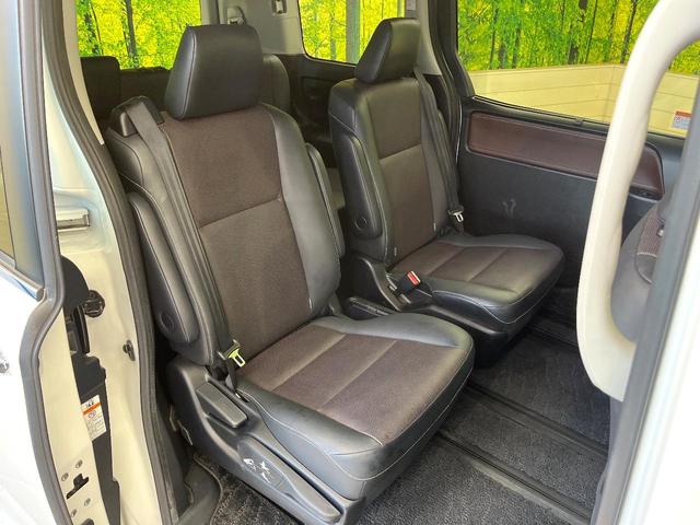 エスクァイア Gi 8型ナビ バックカメラ フルセグ 両側電動ドア シートヒーター 黒革調シート 7人乗り クルコン 禁煙車 ETC LEDヘッド 純正15インチアルミ アイドリングストップ スマートキー オートエアコン(9枚目)