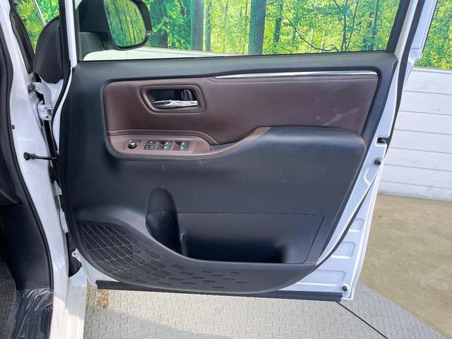 エスクァイア Gi 8型ナビ バックカメラ フルセグ 両側電動ドア シートヒーター 黒革調シート 7人乗り クルコン 禁煙車 ETC LEDヘッド 純正15インチアルミ アイドリングストップ スマートキー オートエアコン(41枚目)