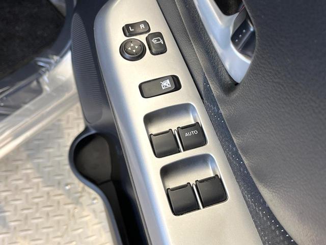 スペーシア Gリミテッド 衝突軽減システム 純正ナビ 電動ドア シートヒーター スマートキー Bluetooth接続 オートエアコン ステアリングスイッチ アイドリングストップ 横滑り防止 電動格納ミラー(31枚目)