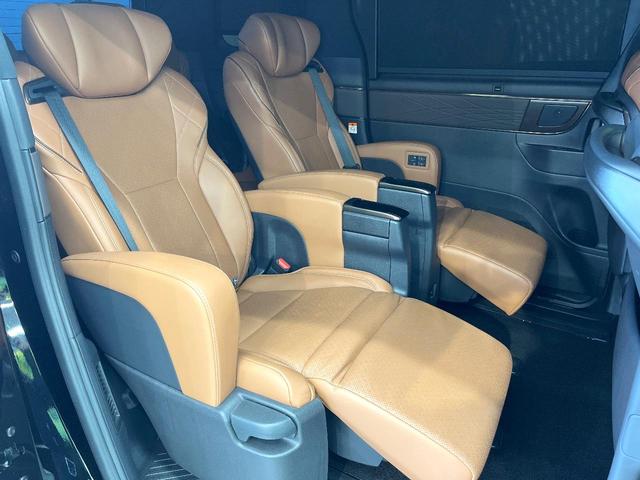 ヴェルファイアハイブリッド Ｚ　プレミア　モデリスタエアロ　ガラスルーフ　後席モニター　全周囲カメラ　１００Ｖ電源　両側電動ドア　シートベンチレーション　レーダークルーズ　茶革シート　前後席パワーシート　ブラインドスポット　オットマン（9枚目）