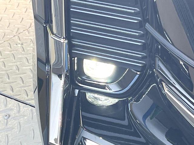 ヴェルファイアハイブリッド Ｚ　プレミア　モデリスタエアロ　ガラスルーフ　後席モニター　全周囲カメラ　１００Ｖ電源　両側電動ドア　シートベンチレーション　レーダークルーズ　茶革シート　前後席パワーシート　ブラインドスポット　オットマン（26枚目）