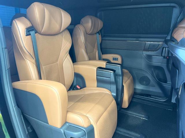 ヴェルファイアハイブリッド Ｚ　プレミア　モデリスタエアロ　ガラスルーフ　後席モニター　全周囲カメラ　１００Ｖ電源　両側電動ドア　シートベンチレーション　レーダークルーズ　茶革シート　前後席パワーシート　ブラインドスポット　オットマン（47枚目）