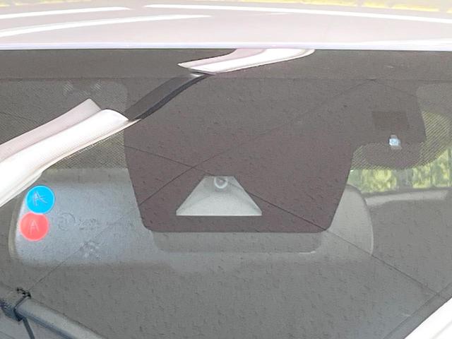 C-HR G 純正SDナビ バックカメラ 衝突被害軽減システム レザーシート コーナーセンサー デュアルエアコン LEDヘッド ETC クルコン 純正18インチアルミ 純正革巻きステアリング(3枚目)