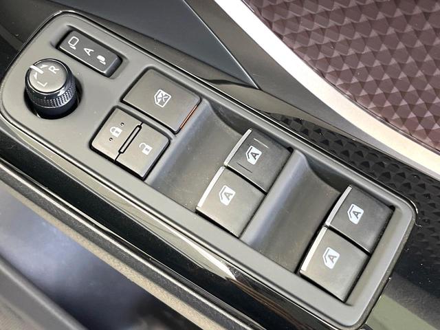 C-HR G 純正SDナビ バックカメラ 衝突被害軽減システム レザーシート コーナーセンサー デュアルエアコン LEDヘッド ETC クルコン 純正18インチアルミ 純正革巻きステアリング(52枚目)