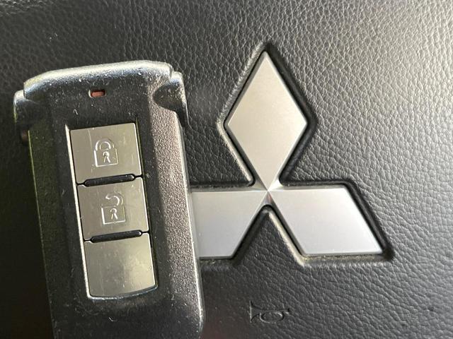 デリカD:5 G パワーパッケージ 8型ナビ バックカメラ フルセグ クルーズコントロール 両側電動ドア HIDヘッド オートライト オートエアコン 純正18インチアルミ スマートキー 電動格納ミラー パドルシフト ETC(56枚目)