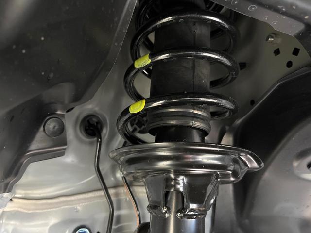 N-BOXカスタム ターボコーディネートスタイル ターボ 両側電動ドア 衝突被害軽減システム レザー調シート レーダークルーズ シートヒーター パドルシフト LEDヘッド・フォグ純正15インチアルミ 車線逸脱警報 オートライト オートエアコン(28枚目)