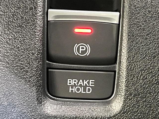 N-BOXカスタム ターボコーディネートスタイル ターボ 両側電動ドア 衝突被害軽減システム レザー調シート レーダークルーズ シートヒーター パドルシフト LEDヘッド・フォグ純正15インチアルミ 車線逸脱警報 オートライト オートエアコン(56枚目)