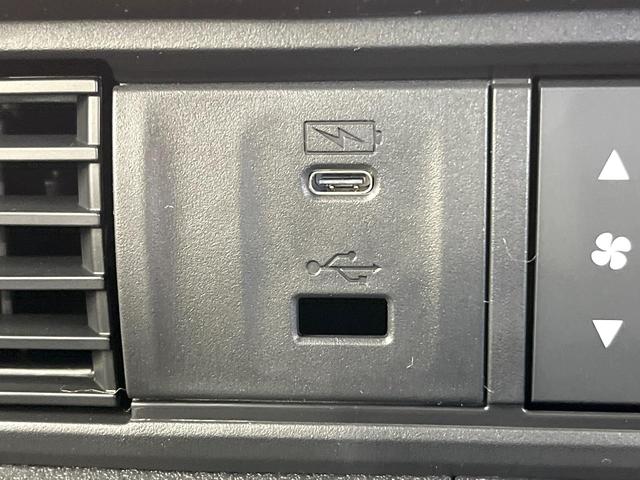 N-BOXカスタム ターボコーディネートスタイル ターボ 両側電動ドア 衝突被害軽減システム レザー調シート レーダークルーズ シートヒーター パドルシフト LEDヘッド・フォグ純正15インチアルミ 車線逸脱警報 オートライト オートエアコン(62枚目)