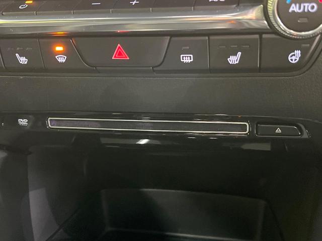 MAZDA3ファストバック XD ブラックトーンエディション 純正ナビ 全周囲カメラ BOSEサウンド applecarplay シートヒーター パワーシート コーナーセンサー パドルシフト LEDヘッド ETC 純正18インチアルミ オートハイビーム(6枚目)