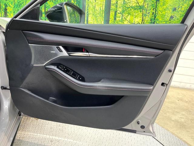 MAZDA3ファストバック XD ブラックトーンエディション 純正ナビ 全周囲カメラ BOSEサウンド applecarplay シートヒーター パワーシート コーナーセンサー パドルシフト LEDヘッド ETC 純正18インチアルミ オートハイビーム(45枚目)