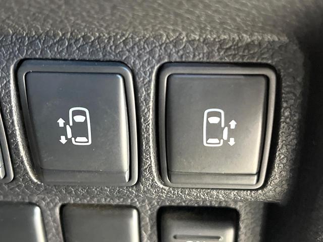 エルグランド ２５０ハイウェイスターＳ　両側電動ドア　純正１０型ナビ　後席モニター　全周囲カメラ　３６０度セーフティサポート　クルーズコントロール　ハーフレザー　ＬＥＤヘッド　オートライト　スマートキー　電動格納ミラー　ステアリングスイッチ（6枚目）