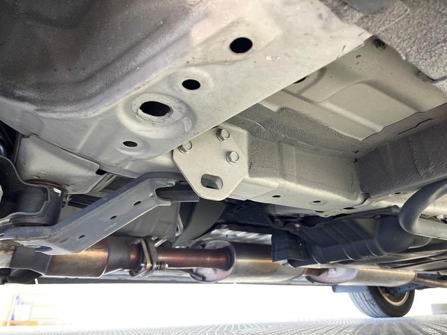 エルグランド ２５０ハイウェイスターＳ　両側電動ドア　純正１０型ナビ　後席モニター　全周囲カメラ　３６０度セーフティサポート　クルーズコントロール　ハーフレザー　ＬＥＤヘッド　オートライト　スマートキー　電動格納ミラー　ステアリングスイッチ（19枚目）