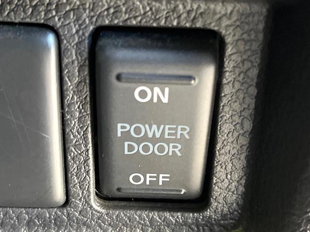 エルグランド ２５０ハイウェイスターＳ　両側電動ドア　純正１０型ナビ　後席モニター　全周囲カメラ　３６０度セーフティサポート　クルーズコントロール　ハーフレザー　ＬＥＤヘッド　オートライト　スマートキー　電動格納ミラー　ステアリングスイッチ（29枚目）