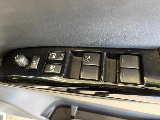 エルグランド ２５０ハイウェイスターＳ　両側電動ドア　純正１０型ナビ　後席モニター　全周囲カメラ　３６０度セーフティサポート　クルーズコントロール　ハーフレザー　ＬＥＤヘッド　オートライト　スマートキー　電動格納ミラー　ステアリングスイッチ（33枚目）