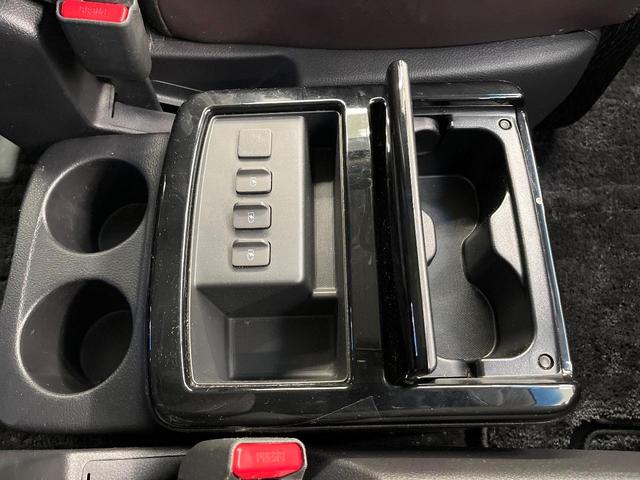 エルグランド ２５０ハイウェイスターＳ　両側電動ドア　純正１０型ナビ　後席モニター　全周囲カメラ　３６０度セーフティサポート　クルーズコントロール　ハーフレザー　ＬＥＤヘッド　オートライト　スマートキー　電動格納ミラー　ステアリングスイッチ（36枚目）