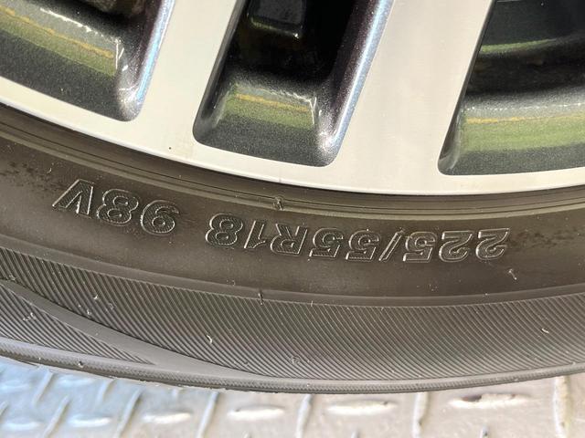 エルグランド ２５０ハイウェイスターＳ　両側電動ドア　純正１０型ナビ　後席モニター　全周囲カメラ　３６０度セーフティサポート　クルーズコントロール　ハーフレザー　ＬＥＤヘッド　オートライト　スマートキー　電動格納ミラー　ステアリングスイッチ（62枚目）