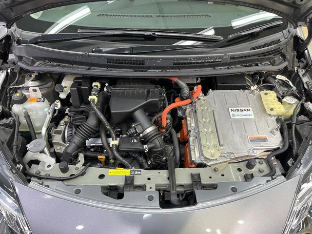 ノート ｅ－パワー　Ｘ　純正ＳＤナビ　全周囲カメラ　衝突被害軽減システム　ドラレコ　コーナーセンサー　スマートキー　ＬＥＤヘッド　ＥＴＣ　車線逸脱警報　オートライト　オートエアコン　Ｂｌｕｅｔｏｏｔｈ　ＣＤ（18枚目）