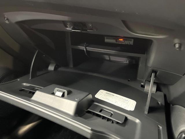 ノート ｅ－パワー　Ｘ　純正ＳＤナビ　全周囲カメラ　衝突被害軽減システム　ドラレコ　コーナーセンサー　スマートキー　ＬＥＤヘッド　ＥＴＣ　車線逸脱警報　オートライト　オートエアコン　Ｂｌｕｅｔｏｏｔｈ　ＣＤ（57枚目）