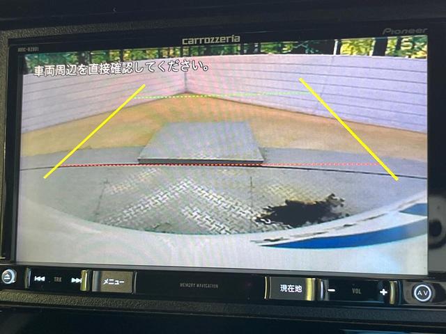 N-BOXカスタム G・Lターボホンダセンシング SDナビ バックカメラ 両側電動ドア ホンダセンシング レーダークルーズ パドルシフト LEDヘッド オートライト フォグランプ オートエアコン ETC ドラレコ スマートキー 電動格納ミラー(4枚目)