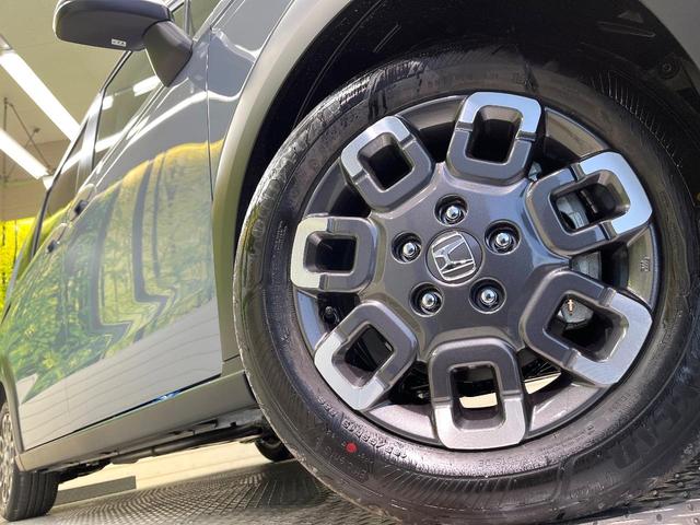 フリード クロスター　登録済未使用車　純正９型ナビ　バックカメラ　ホンダセンシング　レーダークルーズ　両側電動ドア　ハーフレザー　シートヒーター　ブラインドスポットモニター　オートエアコン　スマートキー　ＬＥＤヘッド（14枚目）