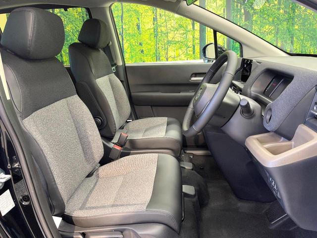 フリード ｅ：ＨＥＶエアー　ＥＸ　登録済未使用車　ホンダセンシング　アダプティブクルーズ　両側電動ドア　シートヒーター　ステアリングヒーター　ブラインドスポットモニター　ＬＥＤヘッド　オートハイビーム　オートエアコン　スマートキー（8枚目）