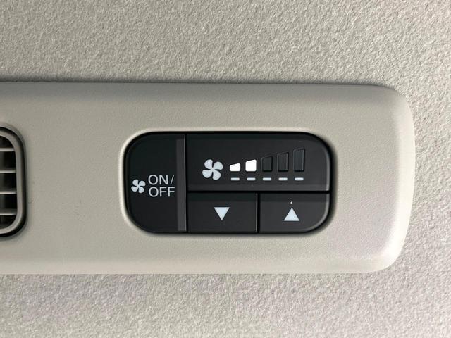 フリード ｅ：ＨＥＶエアー　ＥＸ　登録済未使用車　ホンダセンシング　アダプティブクルーズ　両側電動ドア　シートヒーター　ステアリングヒーター　ブラインドスポットモニター　ＬＥＤヘッド　オートハイビーム　オートエアコン　スマートキー（45枚目）