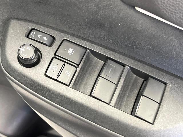 ヤリス ハイブリッドX セーフティセンス 純正ナビ バックカメラ レーダークルーズ AppleCarPlay AC100V電源 オートハイビーム オートエアコン 電動格納ミラー リモコンキー ETC(48枚目)