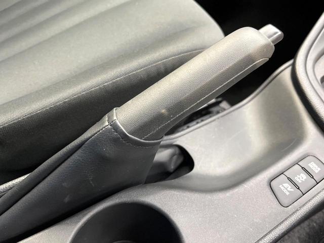 ヤリス ハイブリッドX セーフティセンス 純正ナビ バックカメラ レーダークルーズ AppleCarPlay AC100V電源 オートハイビーム オートエアコン 電動格納ミラー リモコンキー ETC(60枚目)