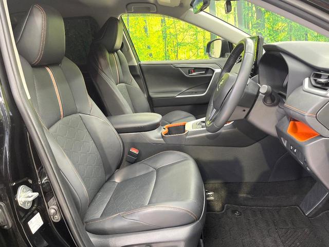 RAV4 ハイブリッドアドベンチャー 4WD バックカメラ 衝突被害軽減システム レーダークルーズ レザー調シート 前席シートエアコン パワーシート ドラレコ コーナーセンサー スマートキー LEDヘッド ETC2.0(8枚目)